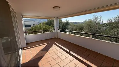 Villa 4+1 in affitto a Long Hill Residence, Tirana, 475 m². Foto 2 di 4