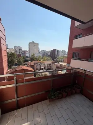 Appartamento 1+1 in affitto a Rruga e Bogdanëve, Tirana, 72 m². Foto 4 di 6