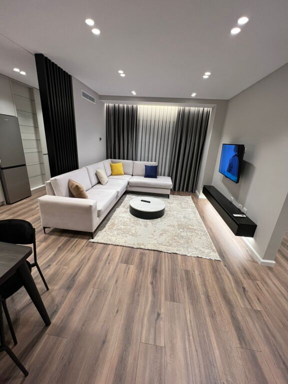 Apartament 2+1 me qera në Ish Fusha e Aviacionit, Tiranë, 90 m². Foto 1 nga 3