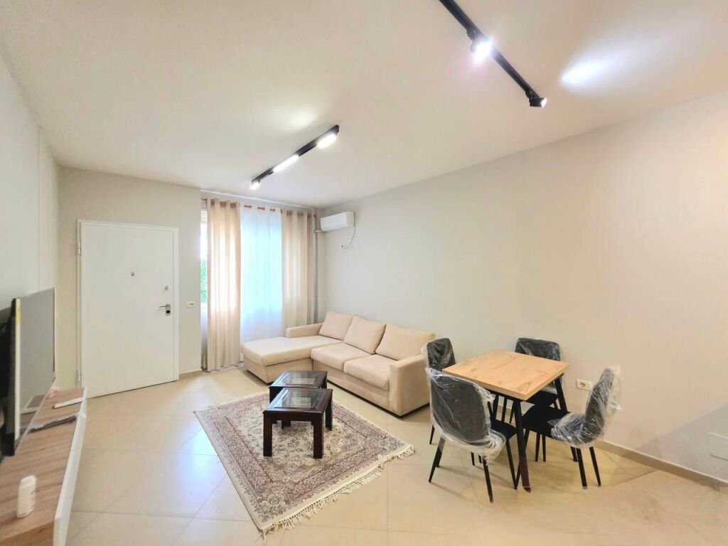 Apartment 2+1 for rent in Liqeni i Thatë, Tirana, 100 m². Photo 2 of 3
