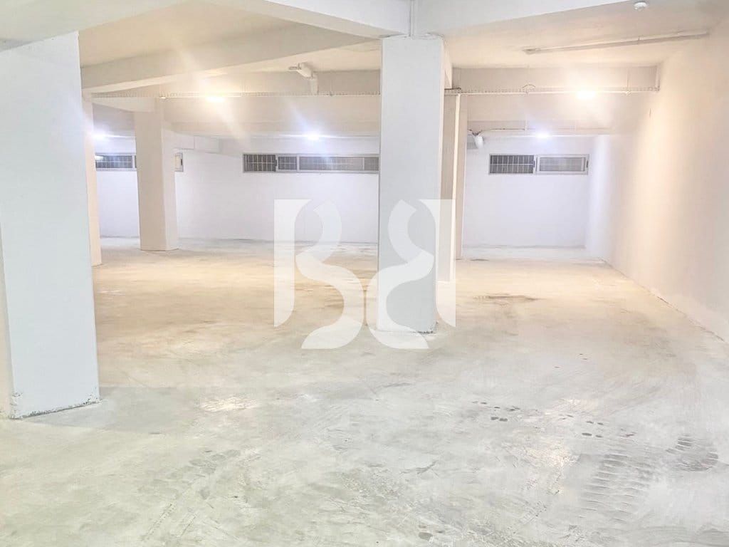 Warehouse for rent in Astir, Tirana, 300 m². Photo 2 of 3