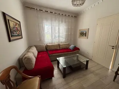 Appartamento 2+1 in affitto a Rruga Him Kolli, Tirana, 98 m². Foto 1 di 6