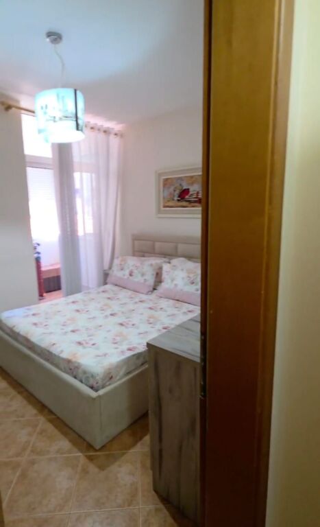 Apartament 1+1 me qera në Rruga e Kavajës, Tiranë, 65 m². Foto 2 nga 3