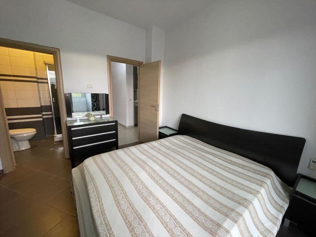 Apartament 3+1 me qera në Brryli, Tiranë, 130 m². Foto 3 nga 3
