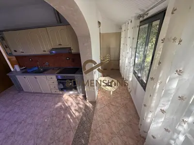 Vilë me qera në Kombinat, Tiranë, 230 m². Foto 9 nga 11