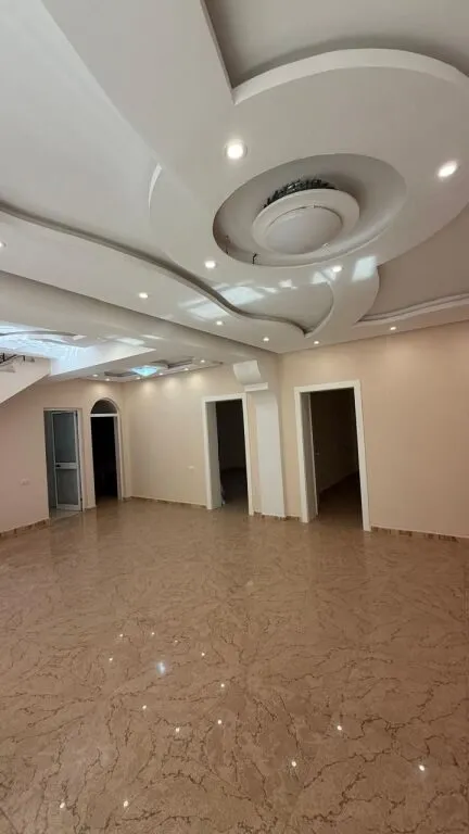 Ufficio in affitto a Rruga e Elbasanit, Tirana, 240 m². Foto 1 di 3