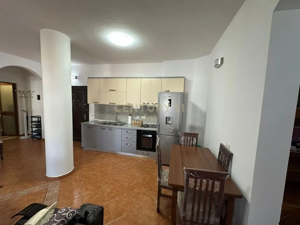 Apartment 2+1 for rent in Qendra Tregtare Blue Star, Durrës, 100 m². Photo 1 of 12