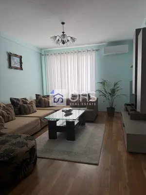 Apartament 1+1 me qera në Sheshi Skënderbej, Tiranë, 80 m². Foto 2 nga 9