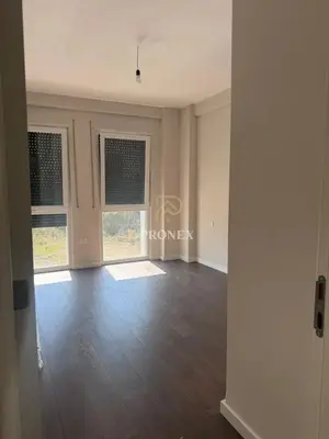 Apartment 2+1 for rent in Rruga Jordan Misja, Tirana, 125 m². Photo 4 of 6