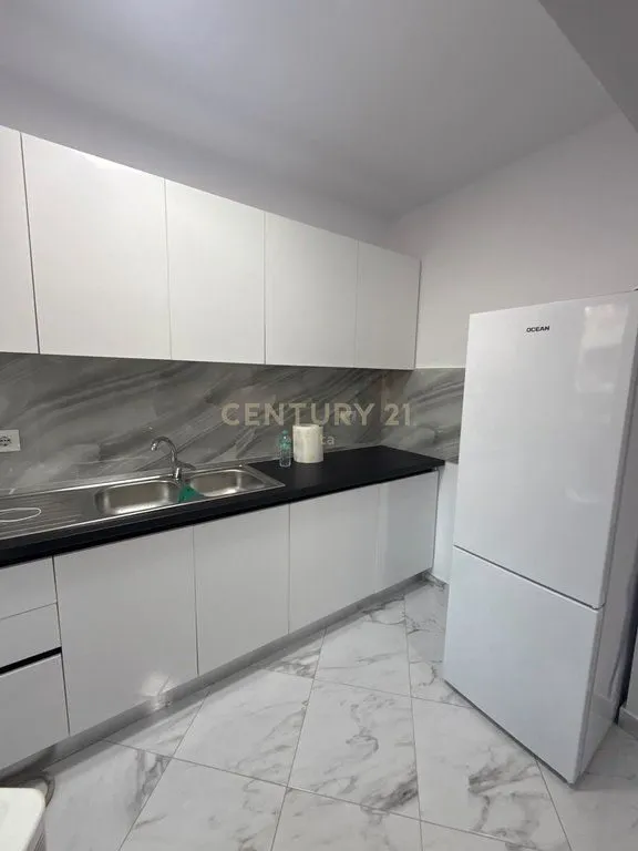 Appartamento 2+1 in affitto a Spitallë, Durazzo, 80 m². Foto 1 di 8