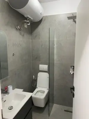 Monolocale in affitto a Rruga e Bogdanëve, Tirana, 30 m². Foto 1 di 4