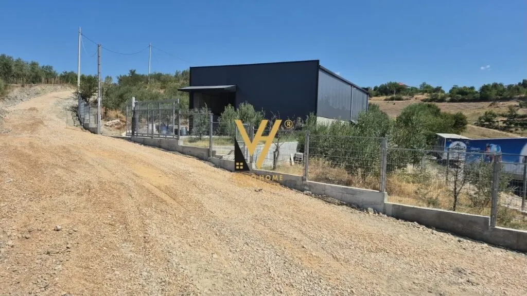 Magazinë me qera në Vaqarr, Tiranë, 415 m². Foto 1 nga 3
