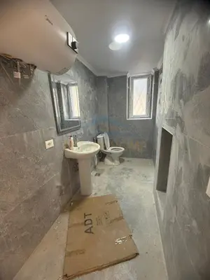 Locale commerciale in affitto a Rruga Xhanfize Keko, Tirana, 41 m². Foto 2 di 3