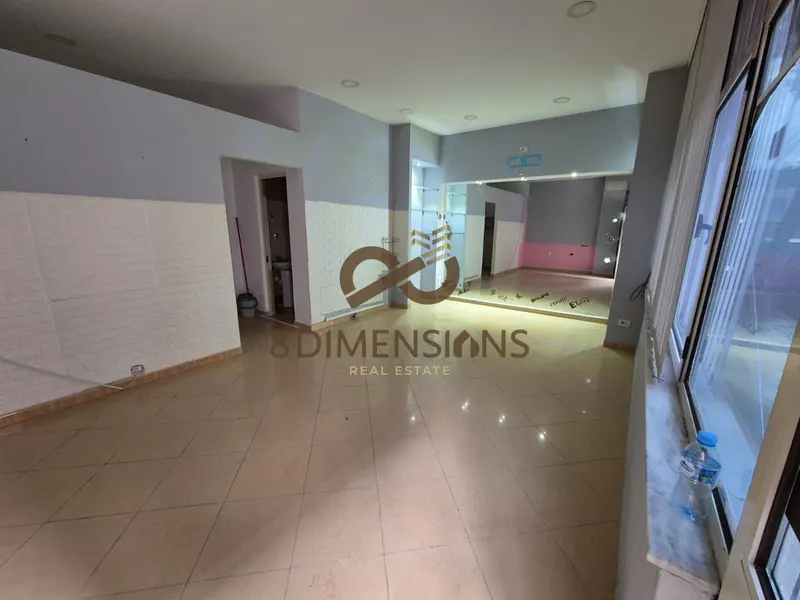 Negozio in affitto ad Oxhaku, Tirana, 38 m²