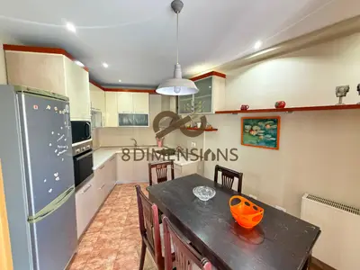 Apartament 2+1 me qera në Rruga e Barrikadave, Tiranë, 125 m². Foto 2 nga 6