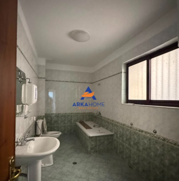 Commercial space for rent in Blloku, Tirana, 187 m². Photo 3 of 3