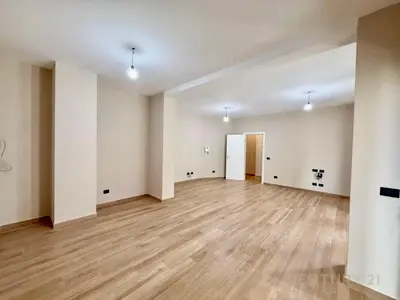 Office for rent in Rruga e Elbasanit, Tirana, 138 m². Photo 2 of 12