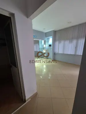 Negozio in affitto ad Oxhaku, Tirana, 38 m². Foto 2 di 5