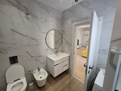 Casa indipendente in affitto a Harry Fultz, Tirana, 300 m². Foto 8 di 9