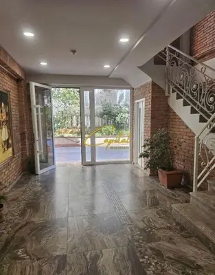 Zyrë me qera në Arena Kombëtare, Tiranë, 74 m². Foto 2 nga 6
