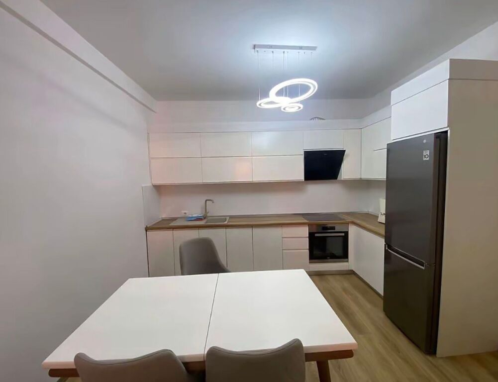 Appartamento 2+1 in affitto a Rruga 5 Maji, Tirana, 120 m². Foto 2 di 3