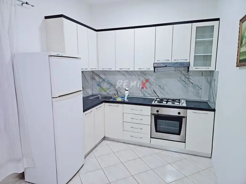 Appartamento 1+1 in affitto a Rruga Sulejman Pitarka, Durazzo, 70 m²