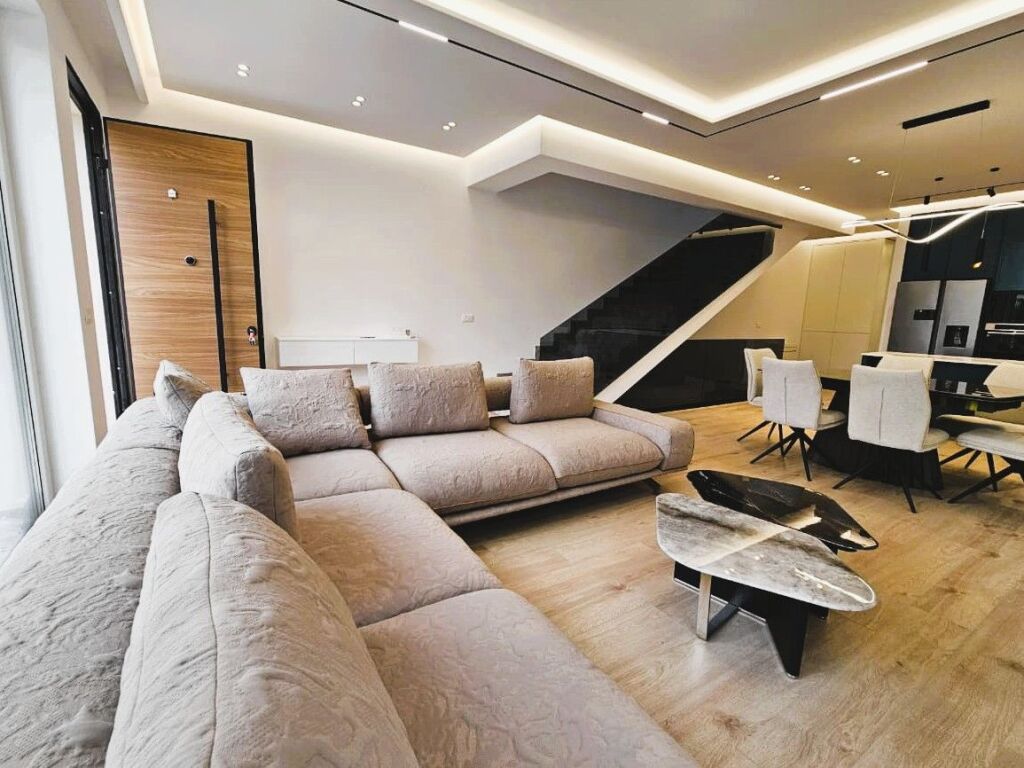Vilë me qera në Liqeni i Thatë, Tiranë, 318 m²
