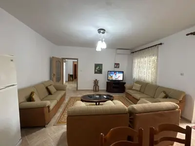 Apartament 2+1 me qera në Hipoteka, Tiranë, 90 m². Foto 2 nga 3