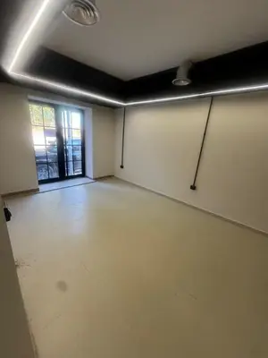 Zyrë me qera në Vasil Shanto, Tiranë, 100 m². Foto 6 nga 11
