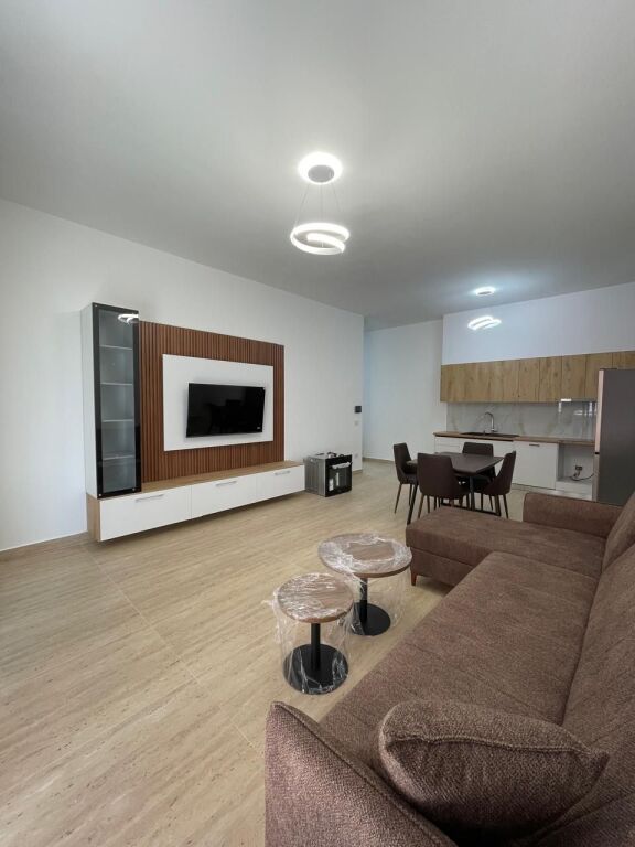 Apartment 1+1 for rent in Kompleksi Delijorgji, Tirana, 70 m². Photo 2 of 3