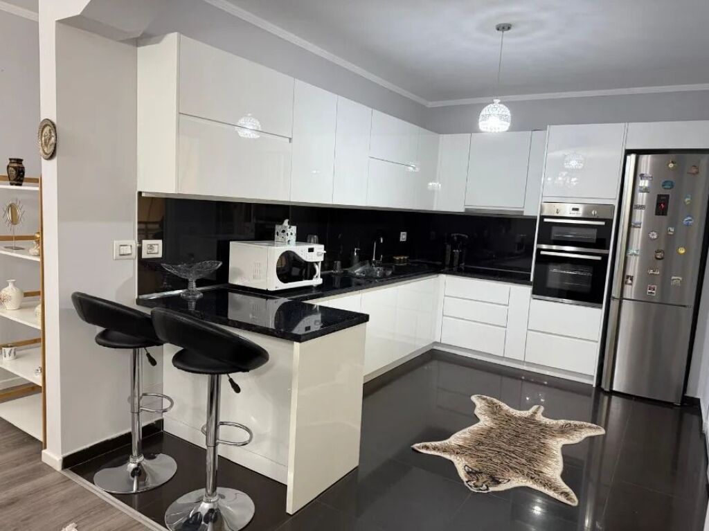 Appartamento 2+1 in affitto a Liqeni i Thatë, Tirana, 150 m². Foto 3 di 3