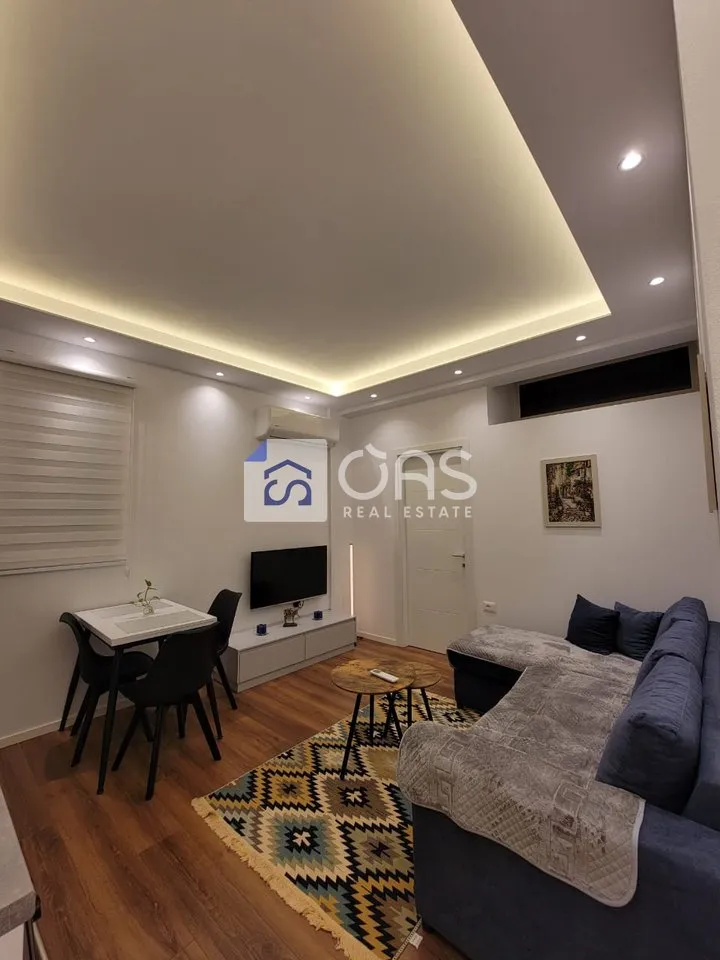 Apartment 1+1 for rent in Rruga e Durrsit, Tirana, 55 m². Photo 1 of 9