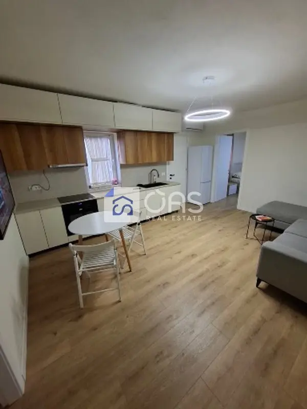Apartament 2+1 me qera në Rruga e Barrikadave, Tiranë, 70 m²