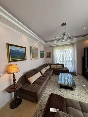 Apartment 3+1 for rent in Komuna e Parisit, Tirana, 122 m². Photo 4 of 10
