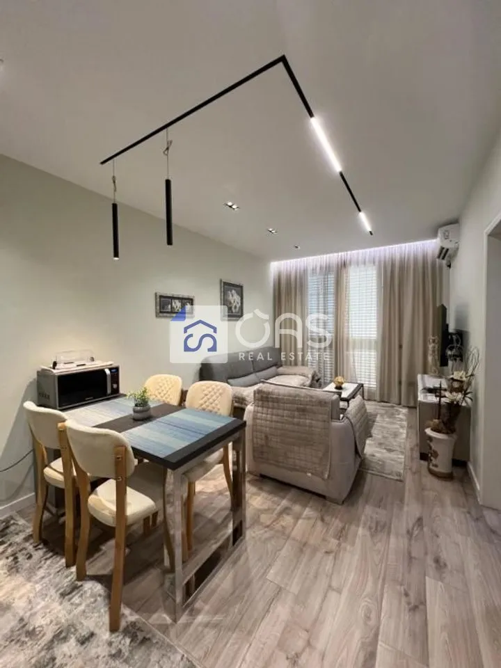 Appartamento 1+1 in affitto a Sheshi Skënderbej, Tirana, 62 m². Foto 1 di 6