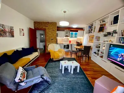 Appartamento 2+1 in affitto a Rruga Ali Demi, Tirana, 84 m². Foto 3 di 8