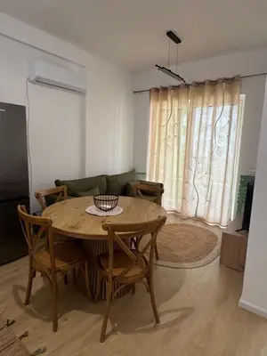Apartament 1+1 me qera në Ali Demi, Tiranë, 48 m². Foto 1 nga 7