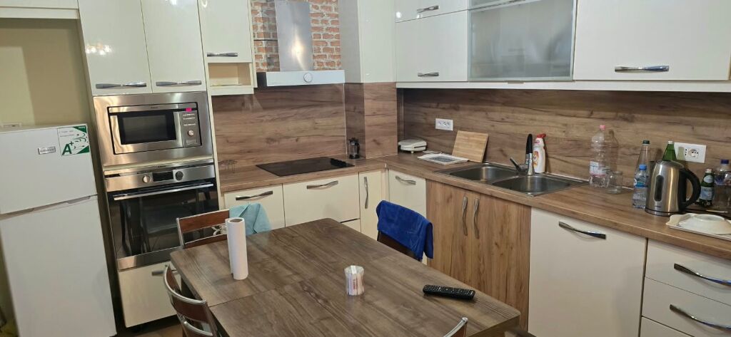 Shtëpi private 2+1 me qera në Selitë, Tiranë, 90 m². Foto 2 nga 3