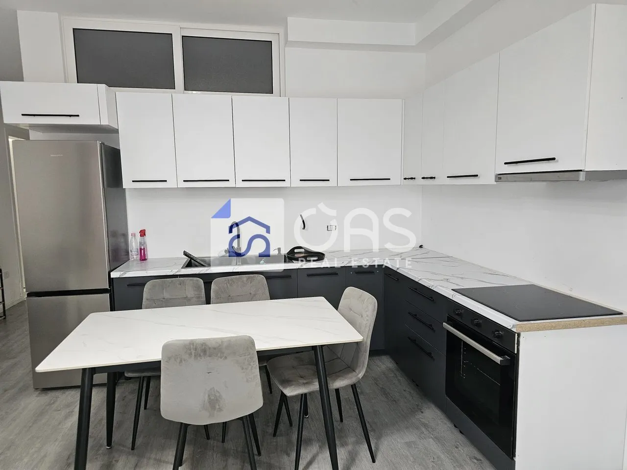 Apartament 2+1 me qera në Rruga 5 Maji, Tiranë, 78 m². Foto 1 nga 6