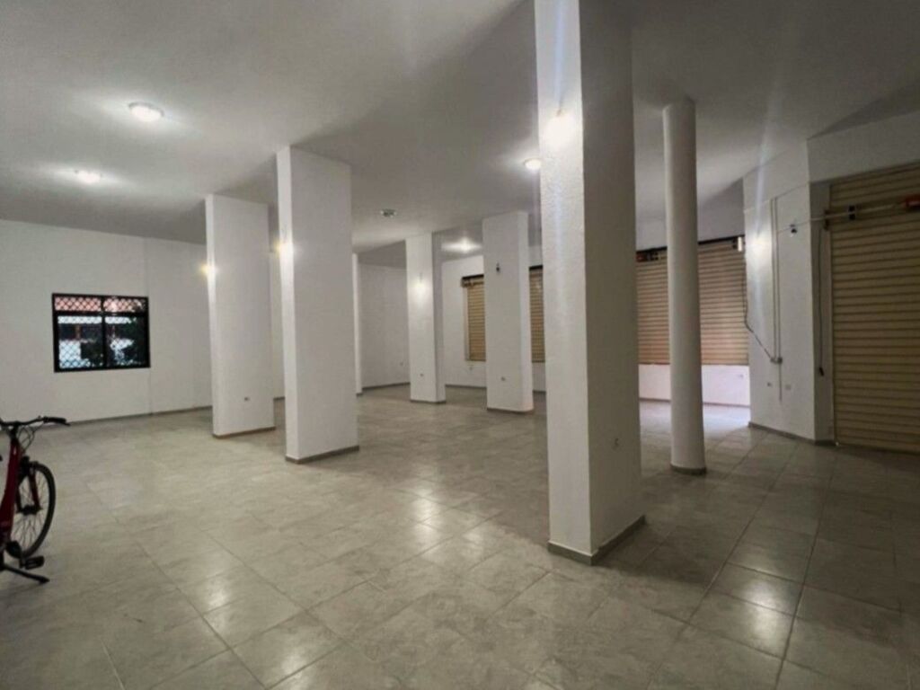 Commercial space for rent in Xhamlliku, Tirana, 161 m². Photo 1 of 3