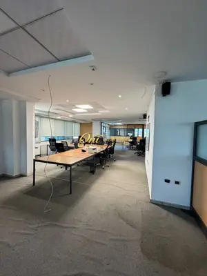 Office for rent in Bulevardi Deshmoret e Kombit, Tirana, 228 m². Photo 3 of 5