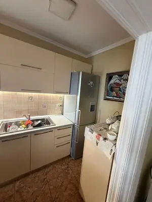 Apartament 2+1 me qera në Varri i Bamit, Tiranë, 90 m². Foto 2 nga 9