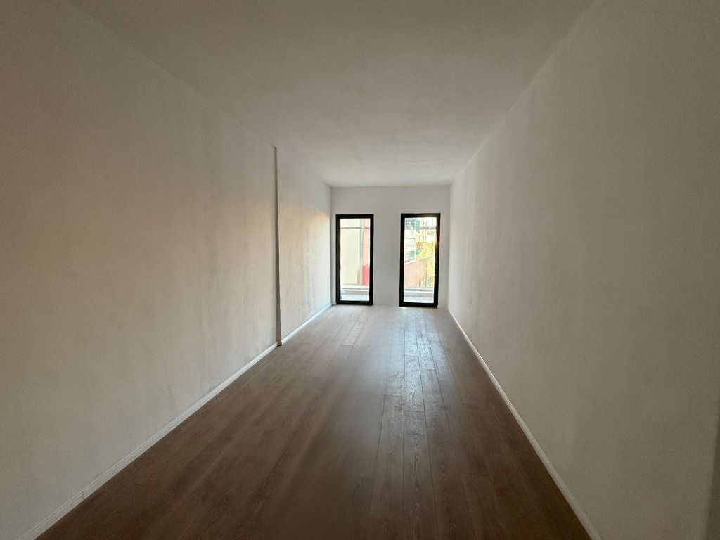 Office for rent in Rruga e Kavajës, Tirana, 77 m²