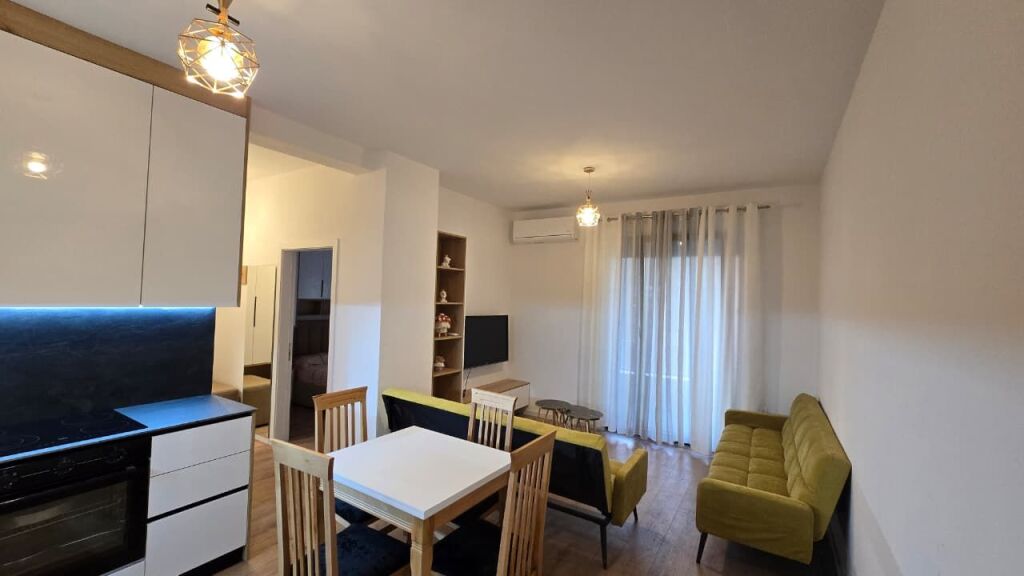 Apartment 1+1 for rent in Rruga 5 Maji, Tirana, 70 m². Photo 1 of 3