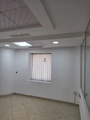 Ufficio in affitto a Bulevardi Deshmoret e Kombit, Tirana, 94 m². Foto 5 di 7