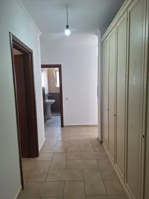 Apartament 2+1 me qera në Rruga Faik Konica, Vlorë, 90 m². Foto 2 nga 10