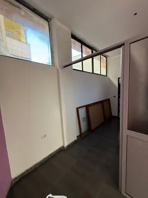Shop for rent in Rruga Jeronim de Rada, Tirana, 52 m². Photo 2 of 9