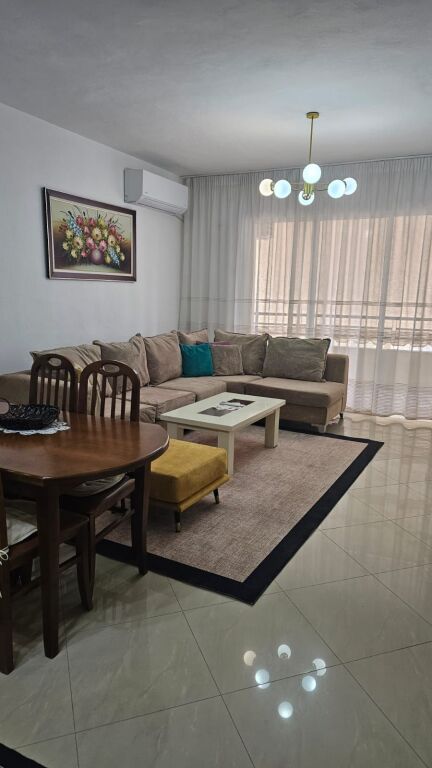 Apartament 1+1 me qera në Astir, Tiranë, 74 m². Foto 1 nga 3