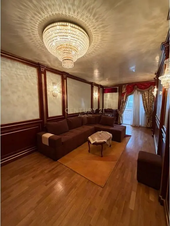 Apartment 2+1 for rent in Shkolla e Kuqe, Tirana, 83 m²