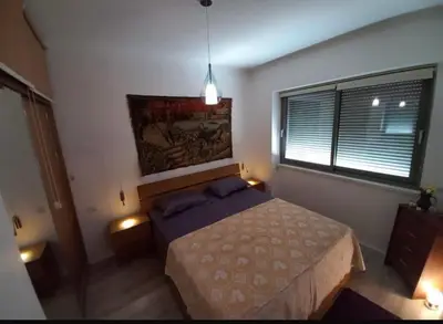 Apartament 1+1 me qera në Blloku, Tiranë, 75 m². Foto 4 nga 6